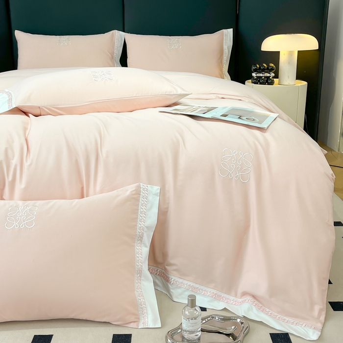 91家纺网 家纺一手货源 找家纺 （总）梧桐家居 2025春夏新款100%全棉13374跑量罗伊儿四件套（退货不退礼盒）