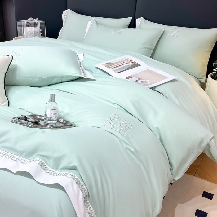91家纺网 家纺一手货源 找家纺 梧桐家居 2025春夏新款全棉13374跑量罗伊儿四件套（退货不退礼盒） 罗伊儿-浅绿