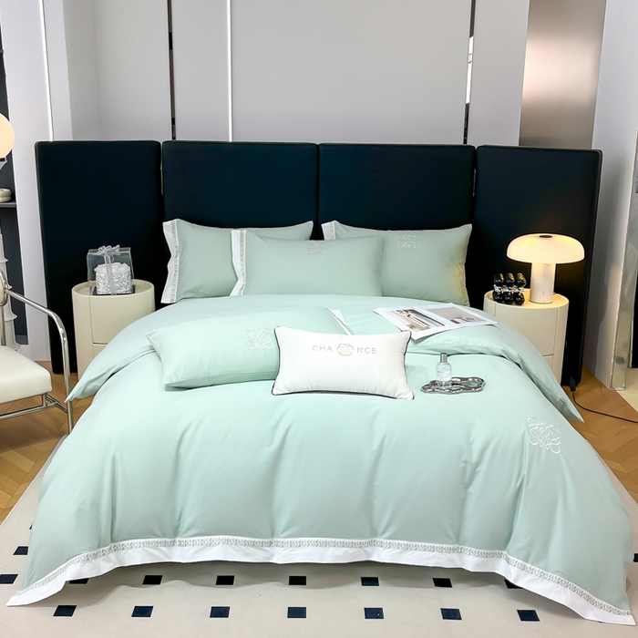 91家纺网 家纺一手货源 找家纺 梧桐家居 2025春夏新款全棉13374跑量罗伊儿四件套（退货不退礼盒） 罗伊儿-浅绿