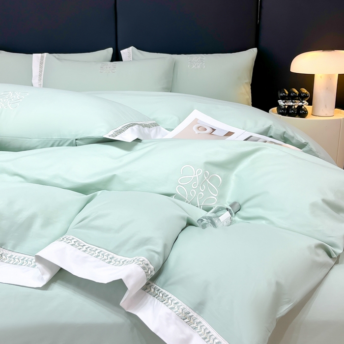 91家纺网 家纺一手货源 找家纺 梧桐家居 2025春夏新款全棉13374跑量罗伊儿四件套（退货不退礼盒） 罗伊儿-浅绿