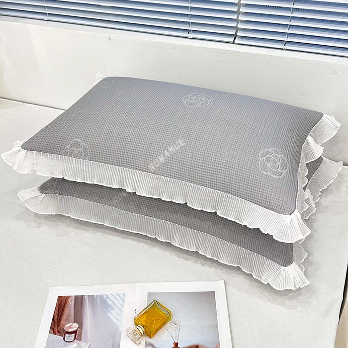 91家纺网 家纺一手货源 找家纺 雨彤家纺 2025新款冰豆豆蕾丝花边单人枕套单品枕套枕套单件 山茶花-灰