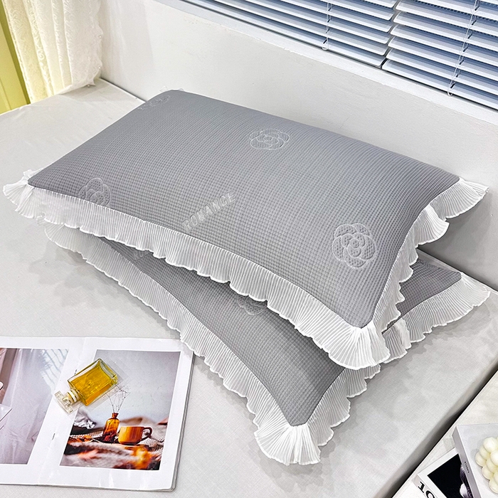 91家纺网 家纺一手货源 找家纺 雨彤家纺 2025新款冰豆豆蕾丝花边单人枕套单品枕套枕套单件 山茶花-灰