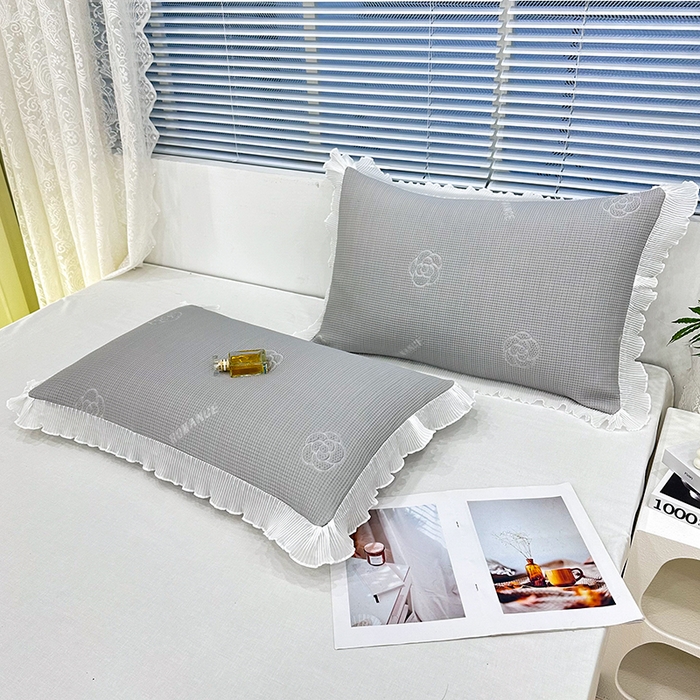 91家纺网 家纺一手货源 找家纺 雨彤家纺 2025新款冰豆豆蕾丝花边单人枕套单品枕套枕套单件 山茶花-灰