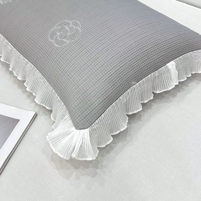 91家纺网 家纺一手货源 找家纺 雨彤家纺 2025新款冰豆豆蕾丝花边单人枕套单品枕套枕套单件 山茶花-灰