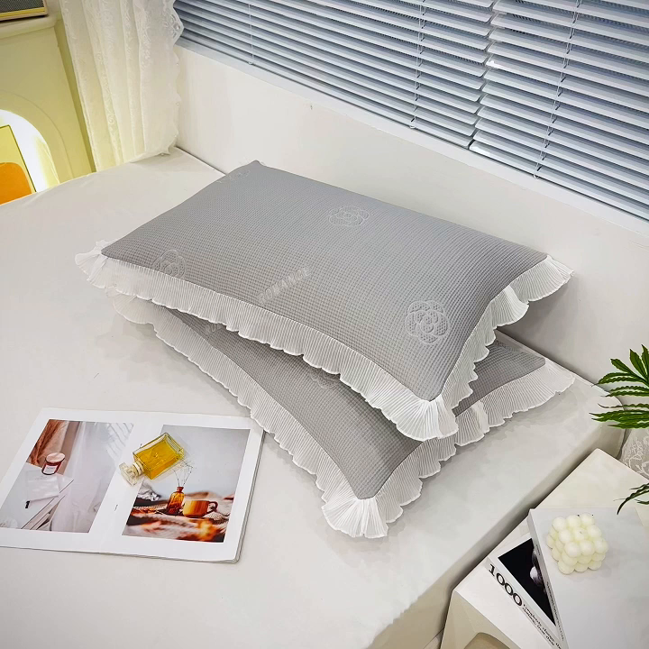 91家纺网 家纺一手货源 找家纺 雨彤家纺 2025新款冰豆豆蕾丝花边单人枕套单品枕套枕套单件 山茶花-灰