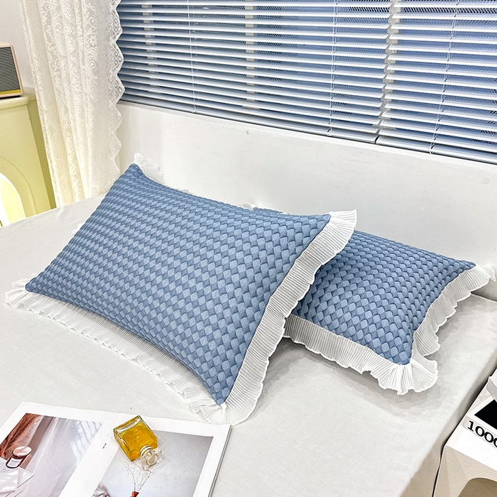 91家纺网 家纺一手货源 找家纺 雨彤家纺 2025新款冰豆豆蕾丝花边单人枕套单品枕套枕套单件 小菱形-蓝