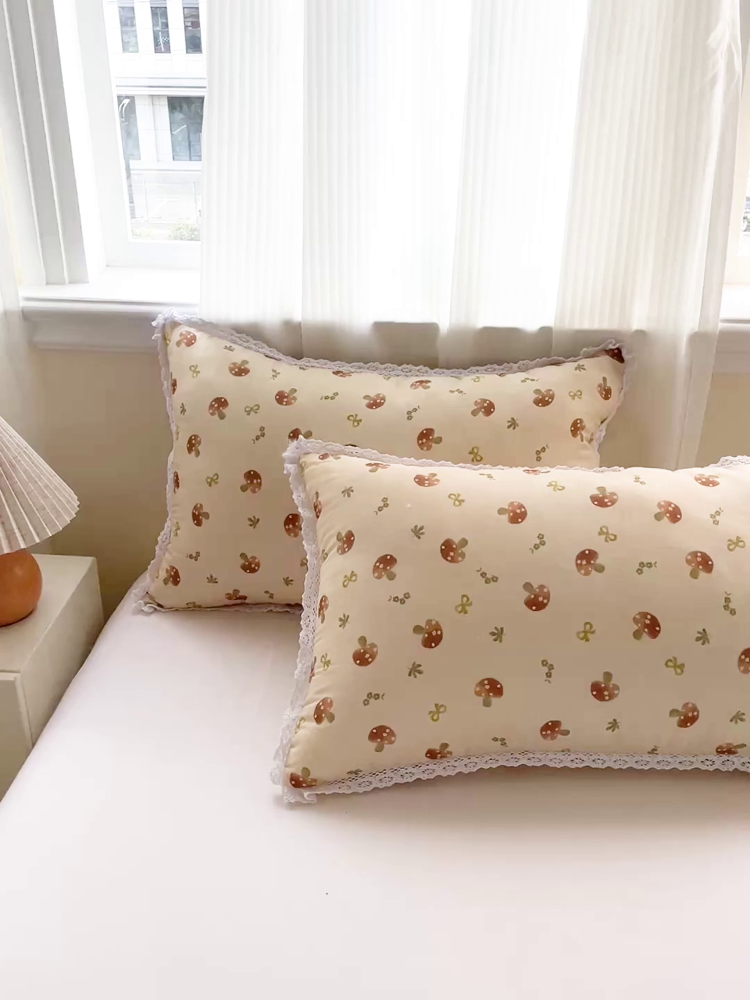 91家纺网 家纺一手货源 找家纺 亦帆枕芯 2025新款A类全棉双层纱花边枕头枕芯 磨菇林-A类全棉双层纱 48x74cm高枕/只