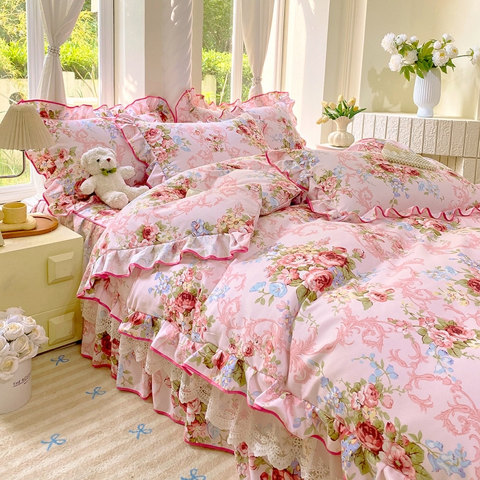 91家纺网 家纺一手货源 找家纺 雨彤家纺 2025新款高克重韩式公主风亲肤斜纹床裙四件套 绮丽花语-公主风