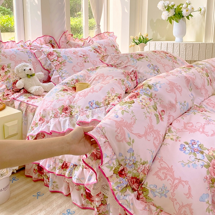 91家纺网 家纺一手货源 找家纺 雨彤家纺 2025新款高克重韩式公主风亲肤斜纹床裙四件套 绮丽花语-公主风