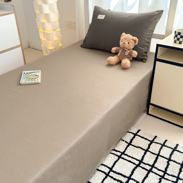 91家纺网 家纺一手货源 找家纺 眠博士 2025新款全棉纯棉40支双拼纯色四件套-学生款 全棉拼色-春泥+卡其