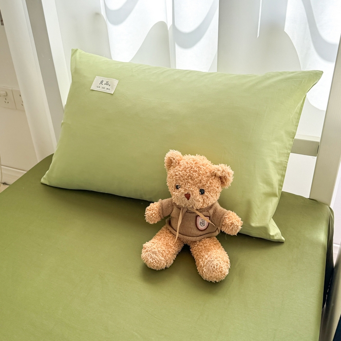 91家纺网 家纺一手货源 找家纺 眠博士 2025新款全棉纯棉40支双拼纯色四件套-学生款 全棉拼色-浅绿+军绿