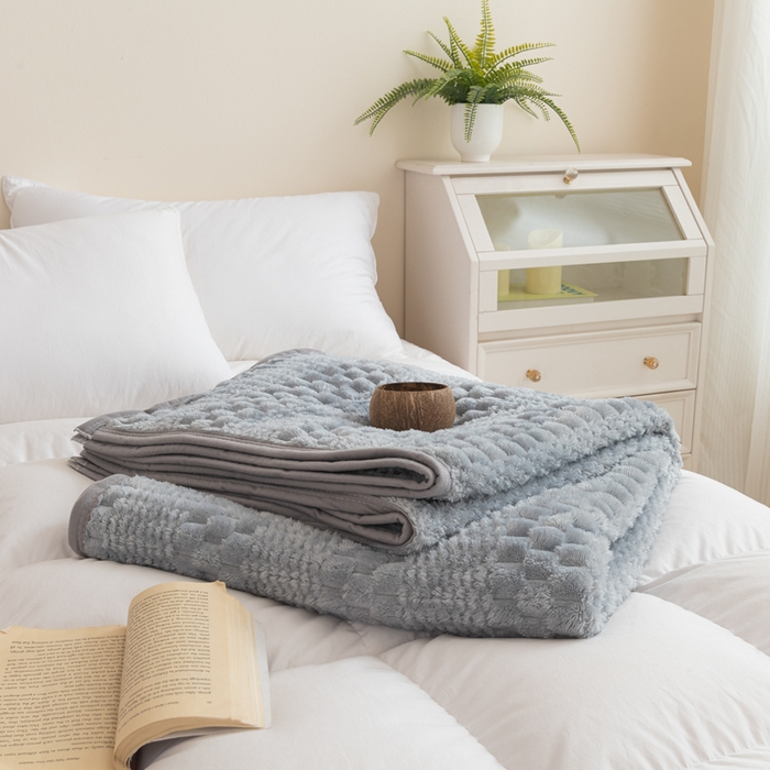 91家纺网 家纺一手货源 找家纺 胜百毛毯2025新金龟绒毛毯 浅灰