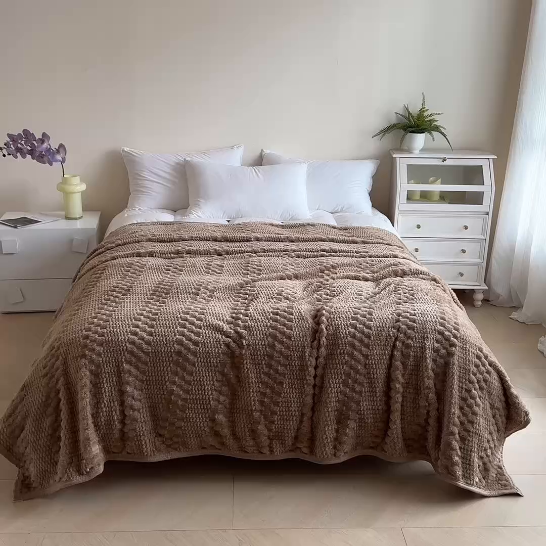 91家纺网 家纺一手货源 找家纺 胜百毛毯2025新金龟绒毛毯 棕色