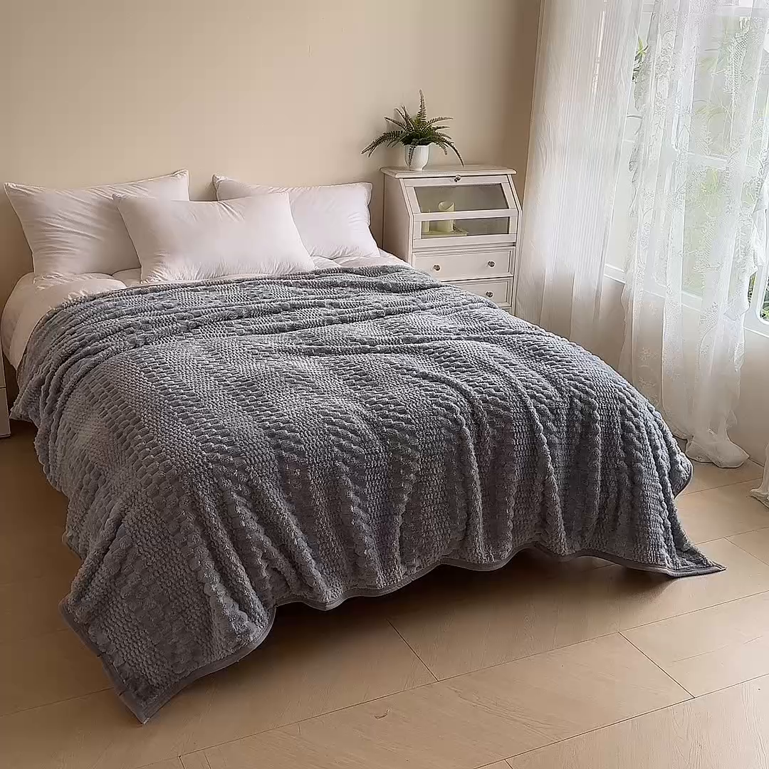 91家纺网 家纺一手货源 找家纺 胜百毛毯2025新金龟绒毛毯 浅灰