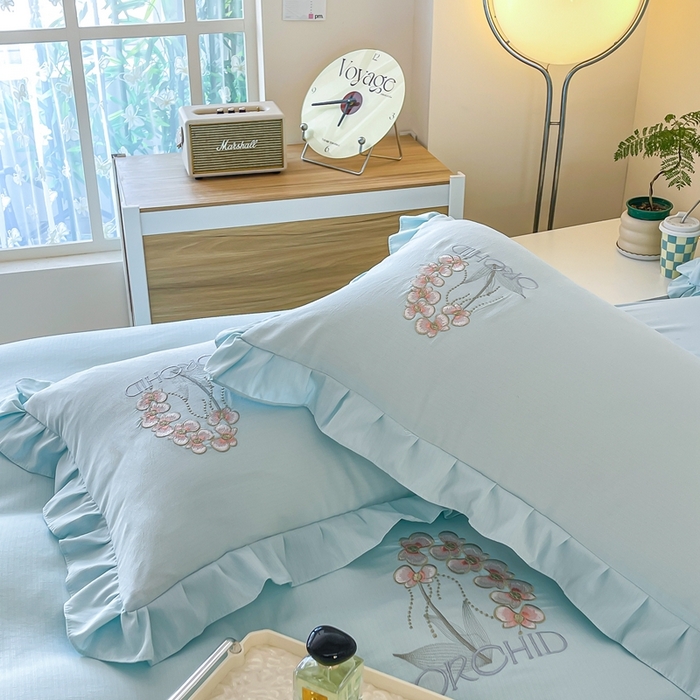 91家纺网 家纺一手货源 找家纺 梓之赫2025新款竹纤棉绣花四件套 绽放-天兰