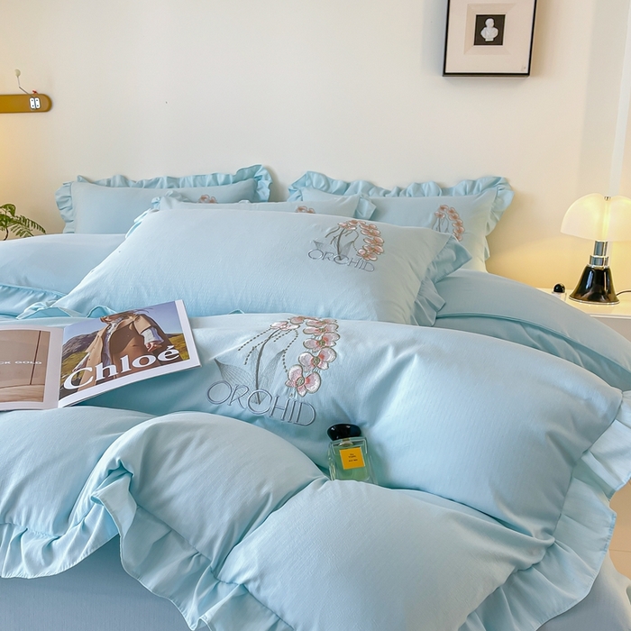 91家纺网 家纺一手货源 找家纺 梓之赫2025新款竹纤棉绣花四件套 绽放-天兰