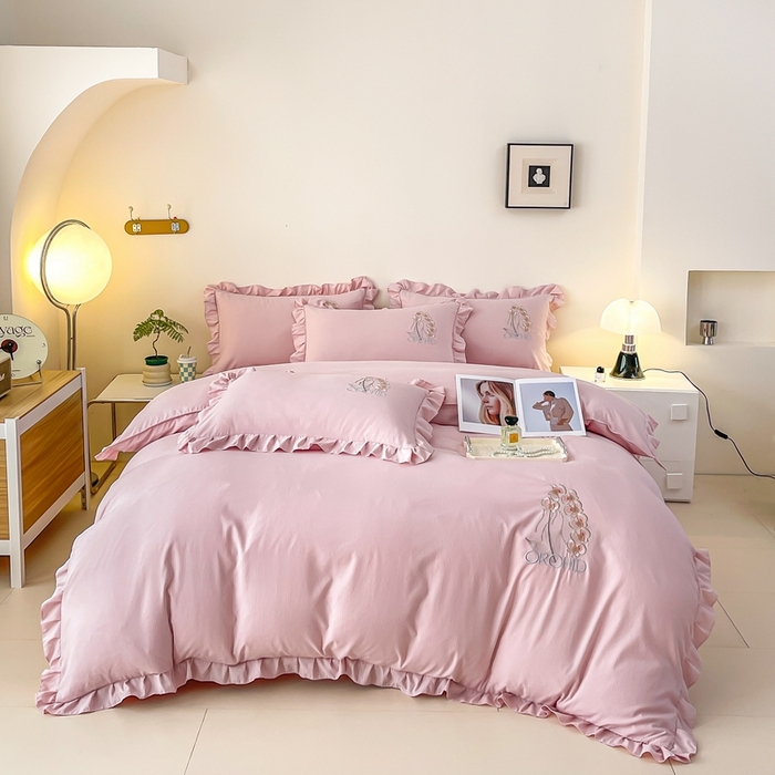 91家纺网 家纺一手货源 找家纺 梓之赫2025新款竹纤棉绣花四件套 绽放-樱花粉