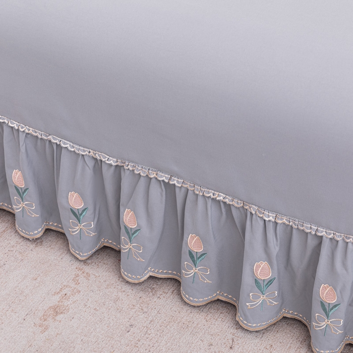 91家纺网 家纺一手货源 找家纺 梓之赫 2025新款高精密床裙绣花款系列-花满园 花满园-灰