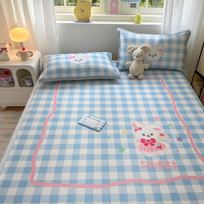 91家纺网 家纺一手货源 找家纺  （提供买家秀 爆款花型 不断货）2025新款A类碳光软冰丝凉席系列-床笠款 蓝格兔兔