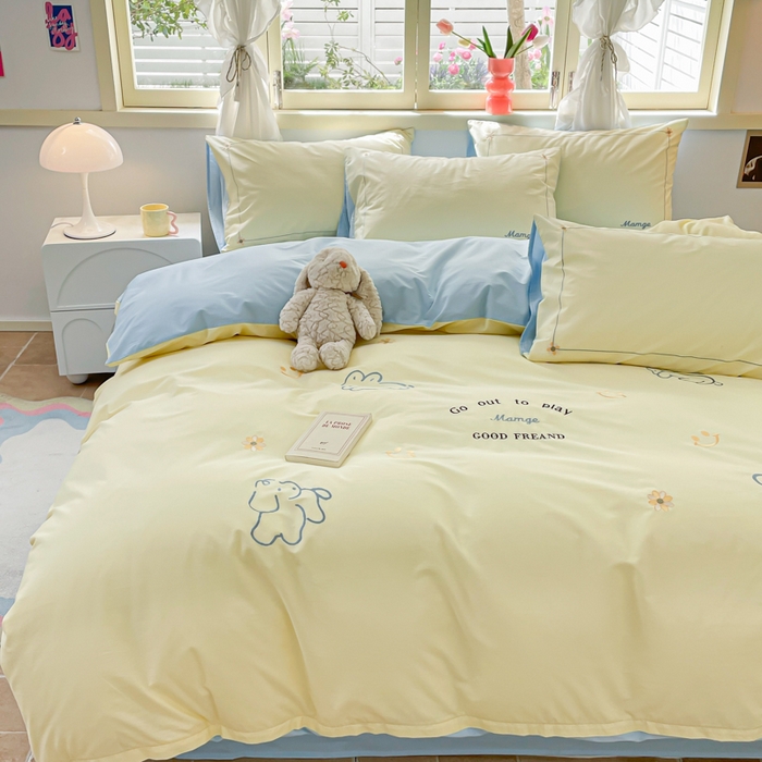 91家纺网 家纺一手货源 找家纺 （提供买家秀 爆款花型 不断货）2025新款全棉纯棉水洗棉毛巾绣贴布绣卡通四件套 微笑乐园