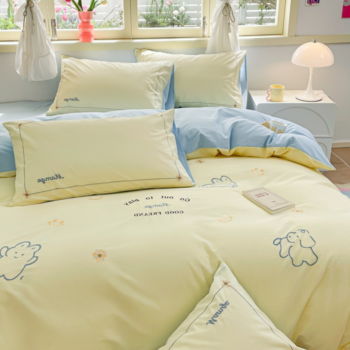 91家纺网 家纺一手货源 找家纺 （提供买家秀 爆款花型 不断货）2025新款全棉纯棉水洗棉毛巾绣贴布绣卡通四件套 微笑乐园