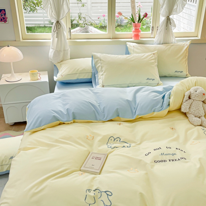 91家纺网 家纺一手货源 找家纺 （提供买家秀 爆款花型 不断货）2025新款全棉纯棉水洗棉毛巾绣贴布绣卡通四件套 微笑乐园