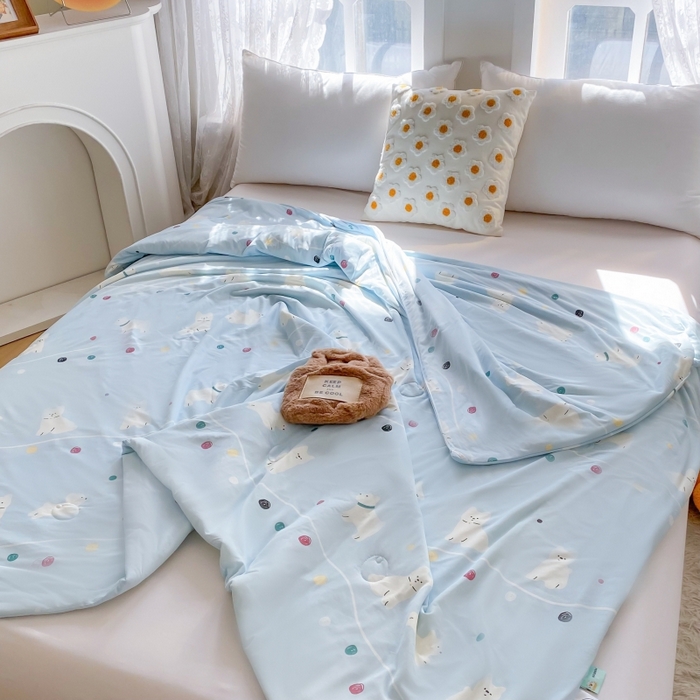 91家纺网 家纺一手货源 找家纺  提供买家秀爆款花型不断货）2025新款A类母婴级宝宝被子豆豆绒牛奶针织棉被子儿童豆豆被大豆被春秋冬被 牛奶针织被-嗨皮狗