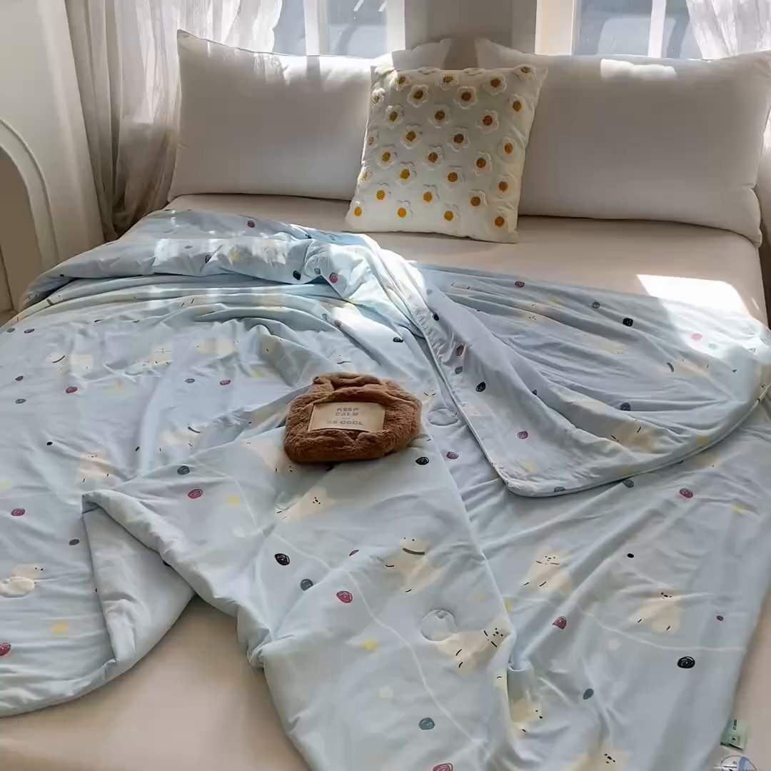 91家纺网 家纺一手货源 找家纺  提供买家秀爆款花型不断货）2025新款A类母婴级宝宝被子豆豆绒牛奶针织棉被子儿童豆豆被大豆被春秋冬被 牛奶针织被-嗨皮狗