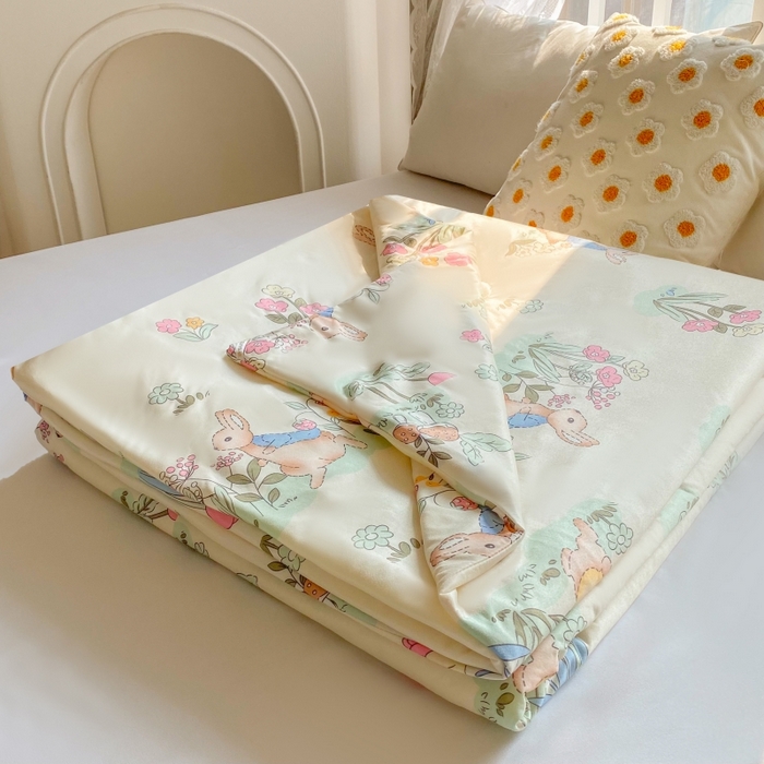 91家纺网 家纺一手货源 找家纺  提供买家秀爆款花型不断货）2025新款A类母婴级宝宝被子豆豆绒牛奶针织棉被子儿童豆豆被大豆被春秋冬被 牛奶针织被-嗨皮兔