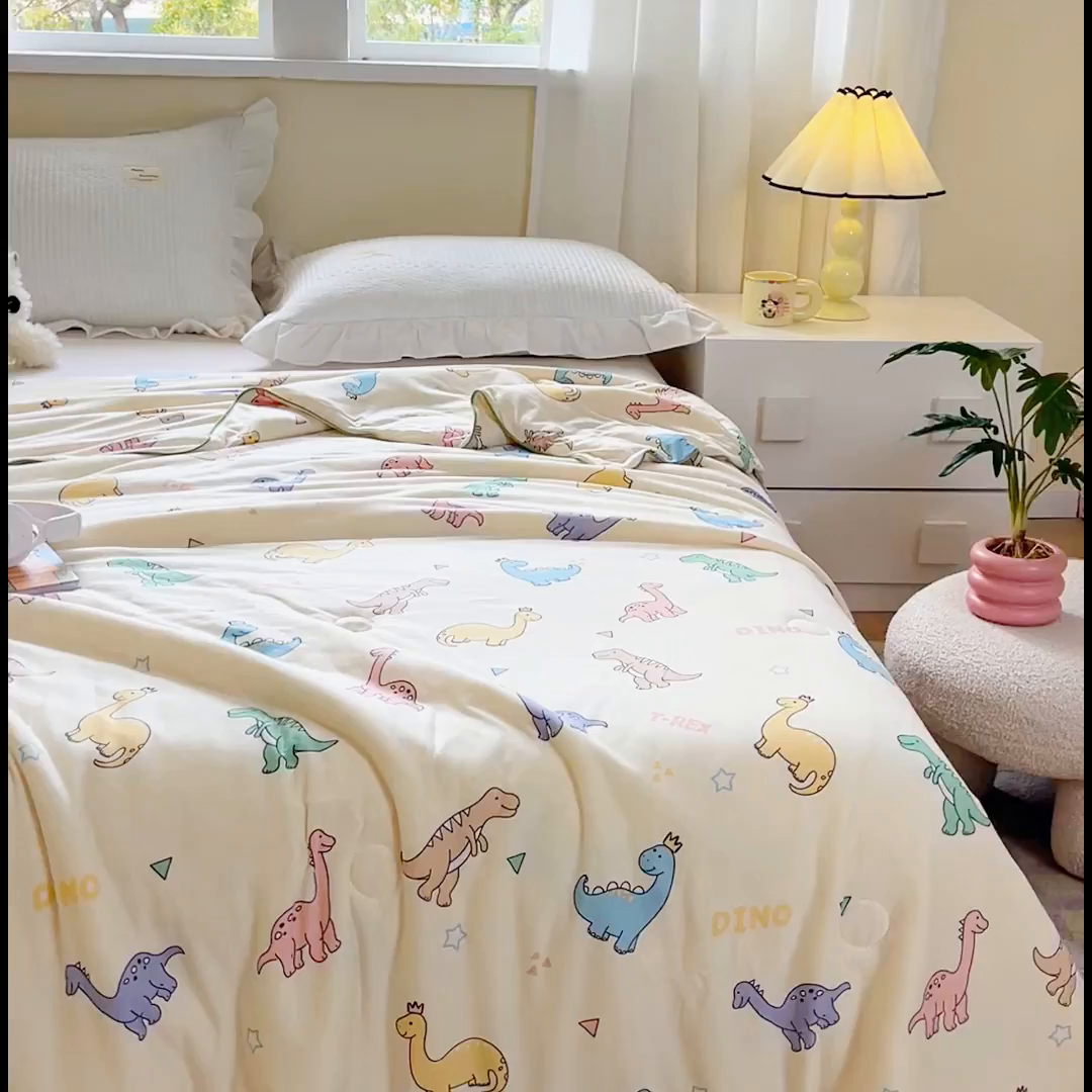 91家纺网 家纺一手货源 找家纺  提供买家秀爆款花型不断货）2025新款A类母婴级宝宝被子豆豆绒牛奶针织棉被子儿童豆豆被大豆被春秋冬被 牛奶针织被-恐龙世界