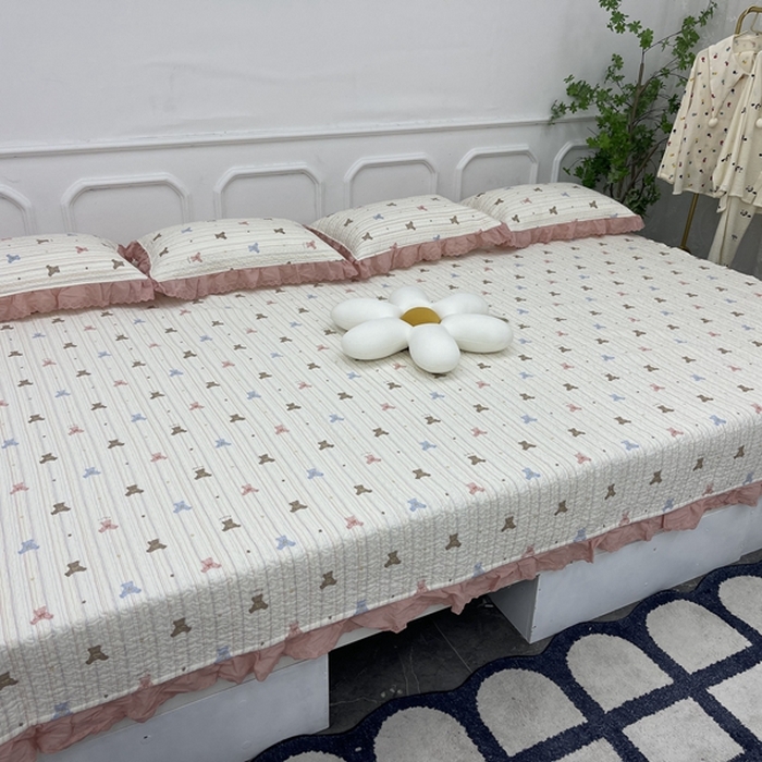 91家纺网 家纺一手货源 找家纺 禧瑞谷 2025新款全棉纯棉双层花边绗缝夹棉榻榻米支持定制农村大炕盖 彩条熊