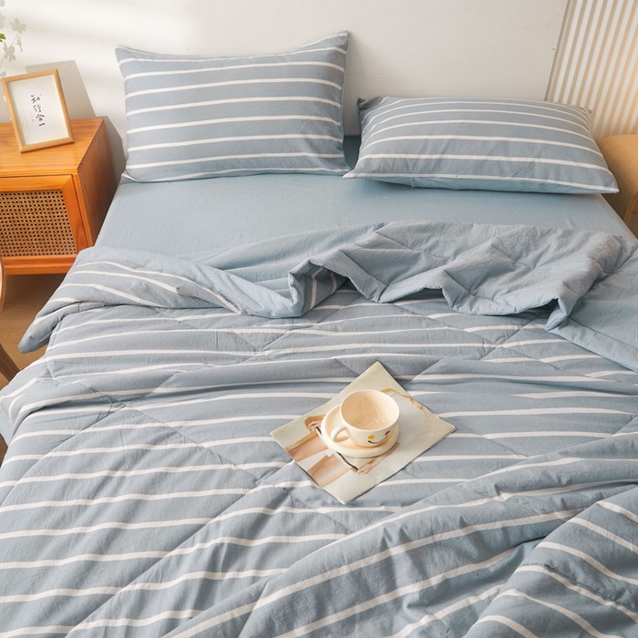 91家纺网 家纺一手货源 找家纺  2025新款无印风新疆棉花夏被夏凉被空调可机洗（提供买家秀 爆款花型 不断货） 蓝宽条