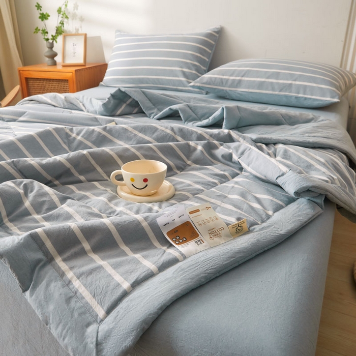 91家纺网 家纺一手货源 找家纺  2025新款无印风新疆棉花夏被夏凉被空调可机洗（提供买家秀 爆款花型 不断货） 蓝宽条