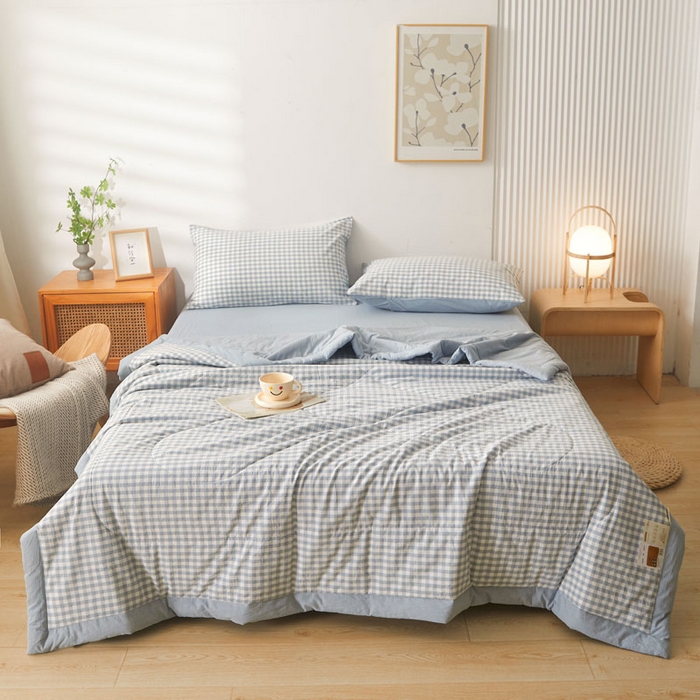 91家纺网 家纺一手货源 找家纺  2025新款无印风新疆棉花夏被夏凉被空调可机洗（提供买家秀 爆款花型 不断货） 蓝小格