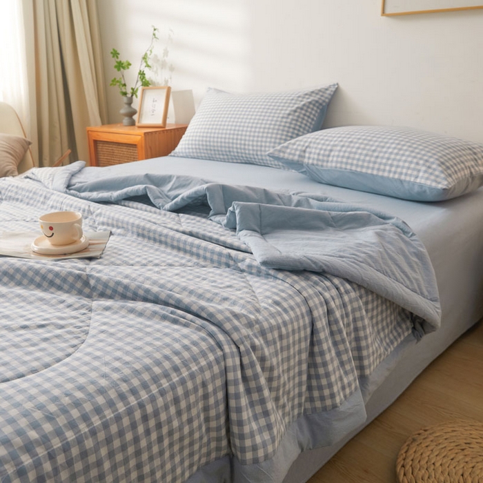 91家纺网 家纺一手货源 找家纺  2025新款无印风新疆棉花夏被夏凉被空调可机洗（提供买家秀 爆款花型 不断货） 蓝小格