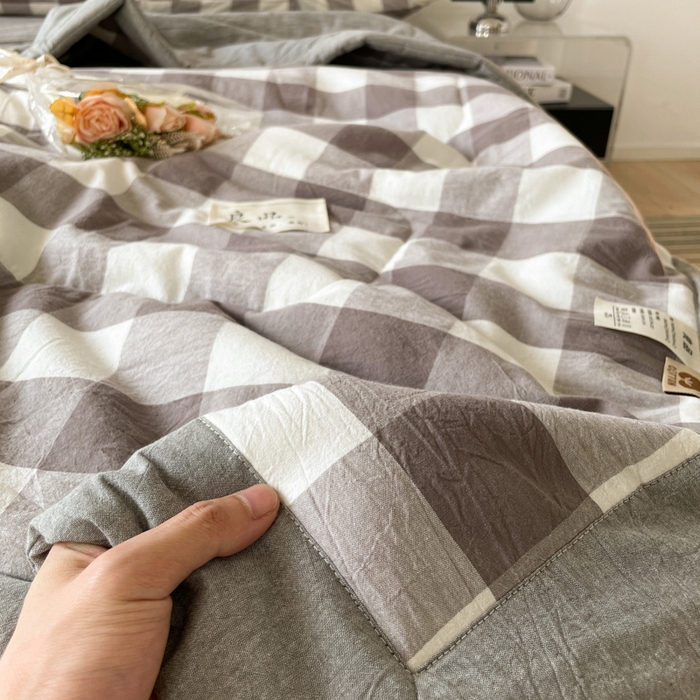 91家纺网 家纺一手货源 找家纺  2025新款无印风新疆棉花夏被夏凉被空调可机洗（提供买家秀 爆款花型 不断货） 良品-灰中格