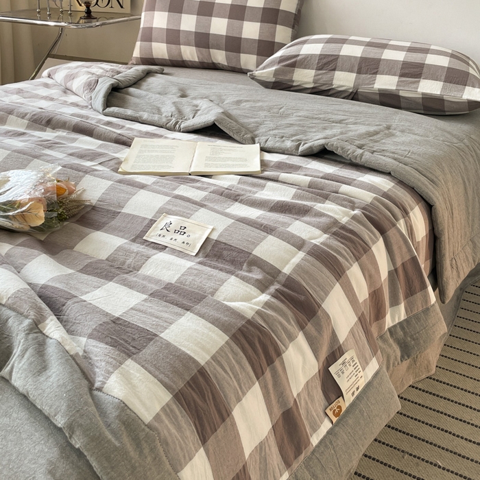 91家纺网 家纺一手货源 找家纺  2025新款无印风新疆棉花夏被夏凉被空调可机洗（提供买家秀 爆款花型 不断货） 良品-灰中格