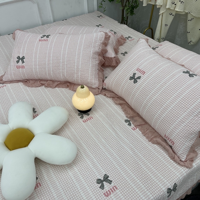 91家纺网 家纺一手货源 找家纺 禧瑞谷 2025新款全棉纯棉双层花边绗缝夹棉榻榻米支持定制农村大炕盖缪格子蝴蝶结