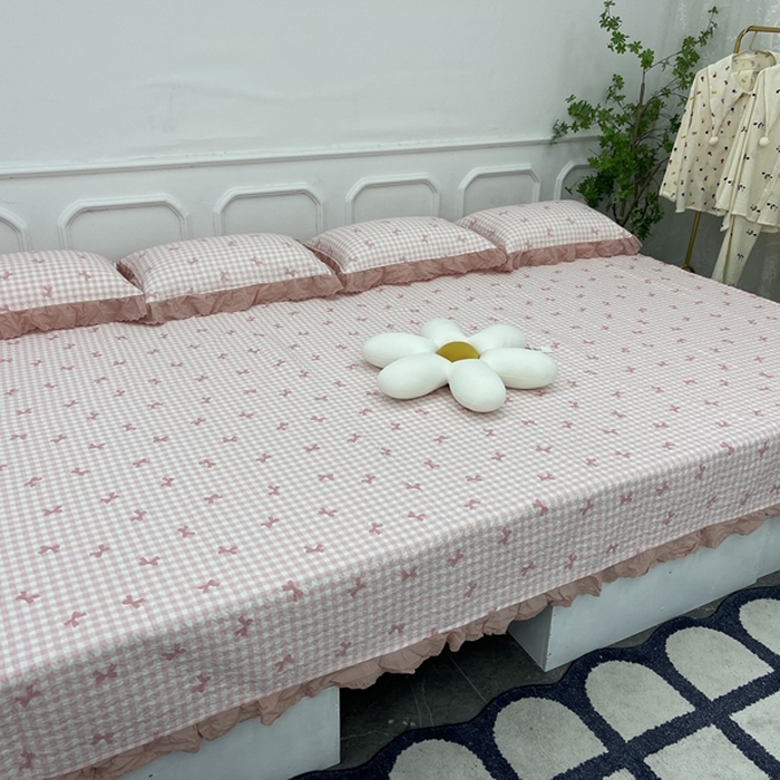 91家纺网 家纺一手货源 找家纺 禧瑞谷 2025新款全棉纯棉双层花边绗缝夹棉榻榻米支持定制农村大炕盖洛丽塔粉