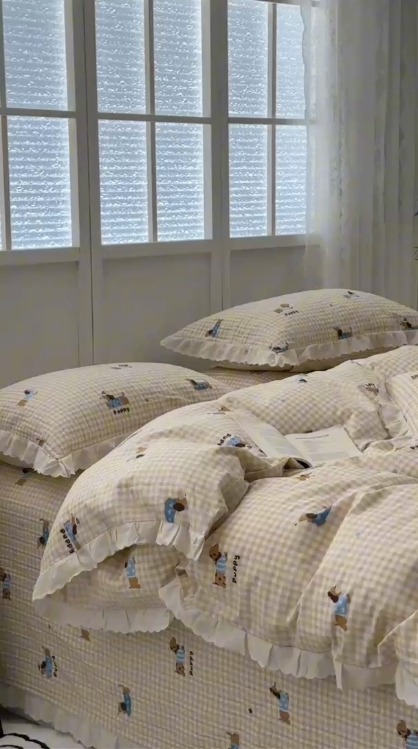 91家纺网 家纺一手货源 找家纺 佰织鑫2025新款纯棉砂洗全棉床盖款四件套-花蔓系列 俏皮狗