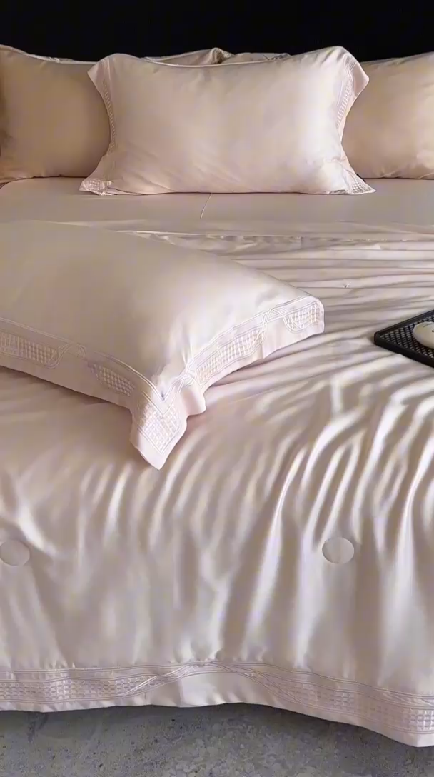 91家纺网 家纺一手货源 找家纺 馨蕊家居 2025新款80SLF奥地利兰精天丝夏被四件套-凯伦 夏被凯伦-蔷薇粉