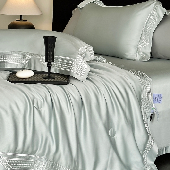 91家纺网 家纺一手货源 找家纺 馨蕊家居 2025新款80SLF奥地利兰精天丝夏被四件套-凯伦 夏被凯伦-北卡蓝