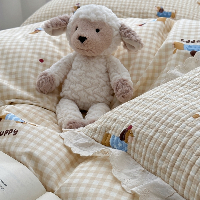 91家纺网 家纺一手货源 找家纺 佰织鑫2025新款纯棉砂洗全棉床盖款四件套-花蔓系列 俏皮狗