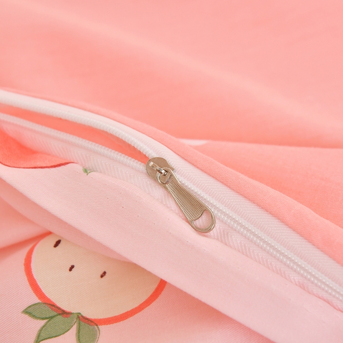 91家纺网 家纺一手货源 找家纺 乐旗家纺 2024新款13372全棉学生宿舍床单款三件套纯棉六件套 爱心草莓