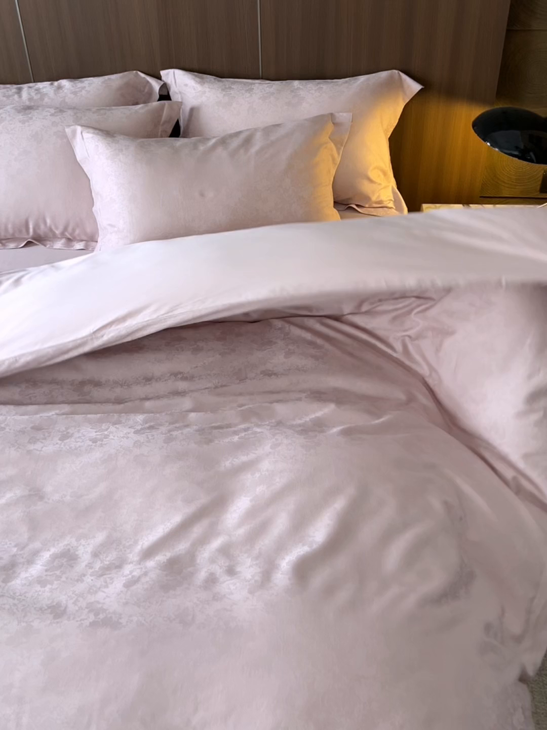 91家纺网 家纺一手货源 找家纺 （总）云胡 2025新款A类进口莱赛尔纤维棉四件套-紫芙-初荷粉