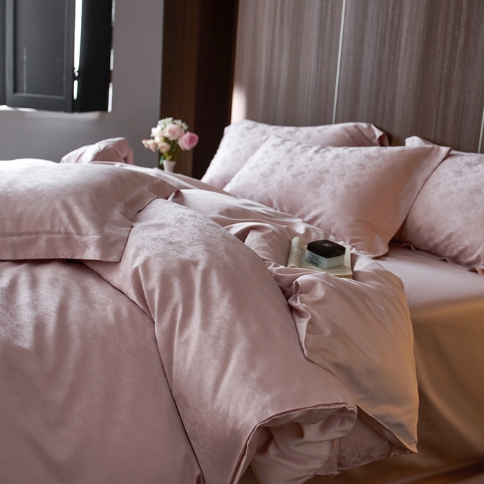 91家纺网 家纺一手货源 找家纺 （总）云胡 2025新款A类进口莱赛尔纤维棉四件套-紫芙-初荷粉