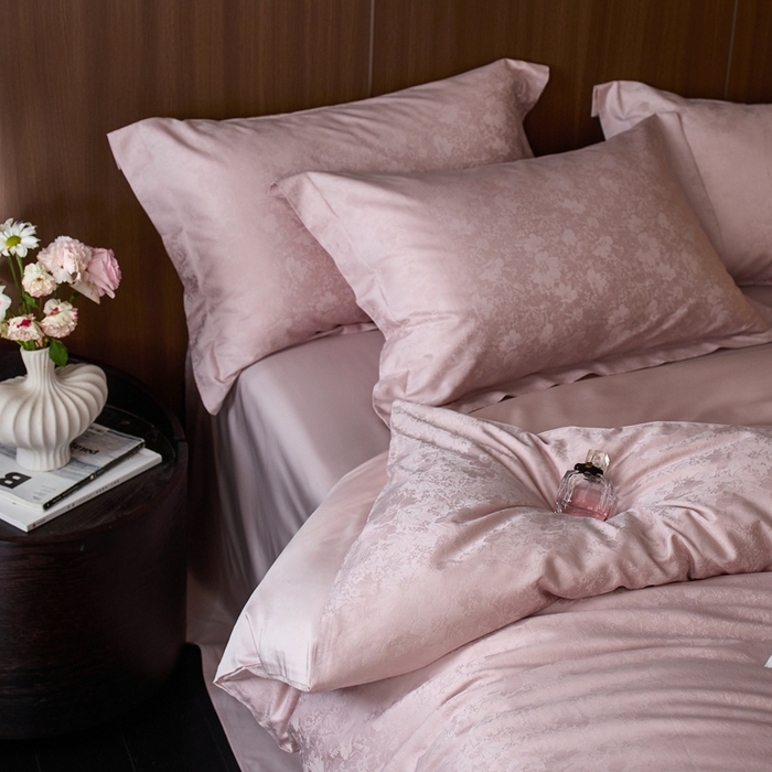 91家纺网 家纺一手货源 找家纺 （总）云胡 2025新款A类进口莱赛尔纤维棉四件套-紫芙-初荷粉