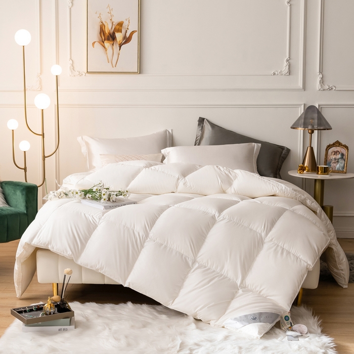 91家纺网 家纺一手货源 找家纺 （总）圣梦莱羽绒家纺 2025新款140支超薄匹马棉羽绒冬被 95鹅绒被子加厚被芯羽绒（假一赔十万元）