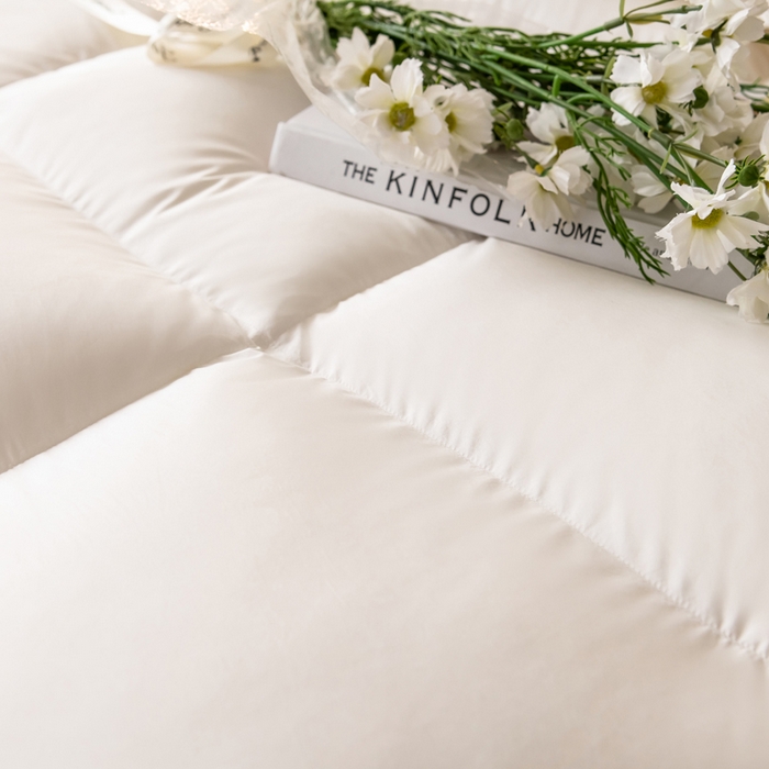 91家纺网 家纺一手货源 找家纺 （总）圣梦莱羽绒家纺 2025新款140支超薄匹马棉羽绒冬被 95鹅绒被子加厚被芯羽绒（假一赔十万元）