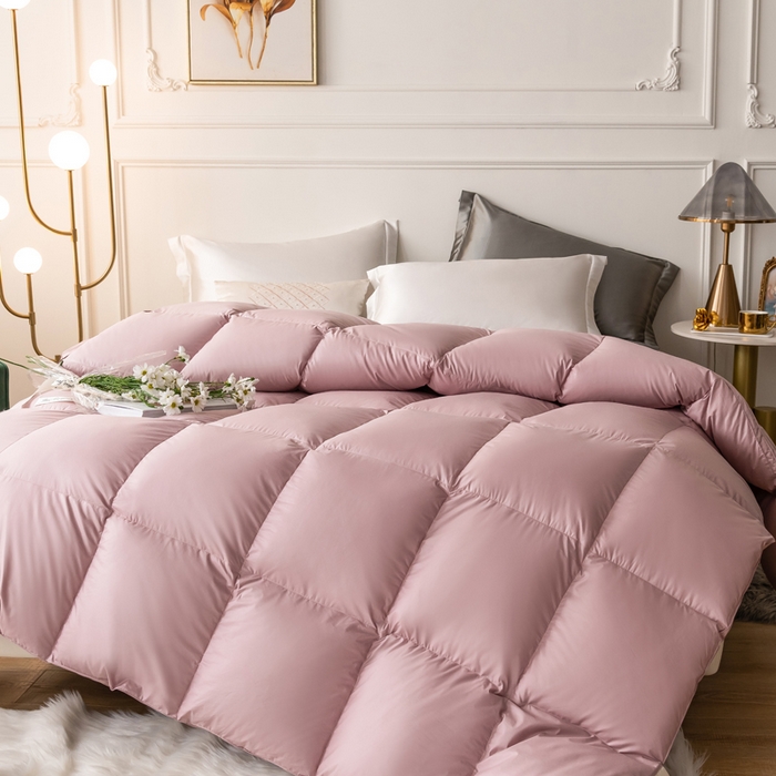 91家纺网 家纺一手货源 找家纺 圣梦莱羽绒家纺 2025新款140支超薄匹马棉羽绒冬被 95鹅绒被子加厚被芯羽绒（假一赔十万元） 豆沙色